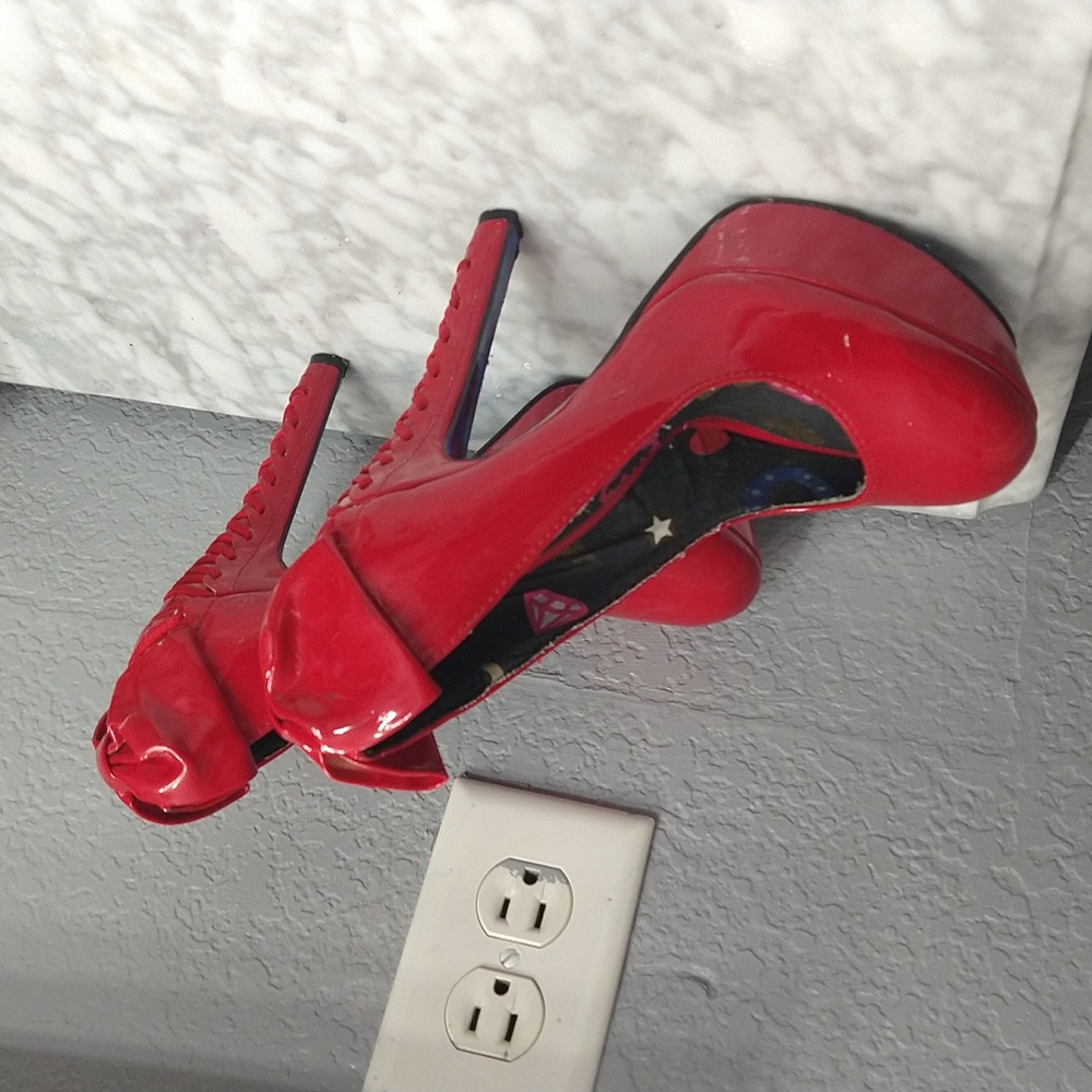 Red heels 6.5